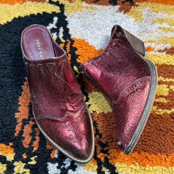 VERY VOLATILE, cracked, Western stacked mules!! - Picture 1 of 12